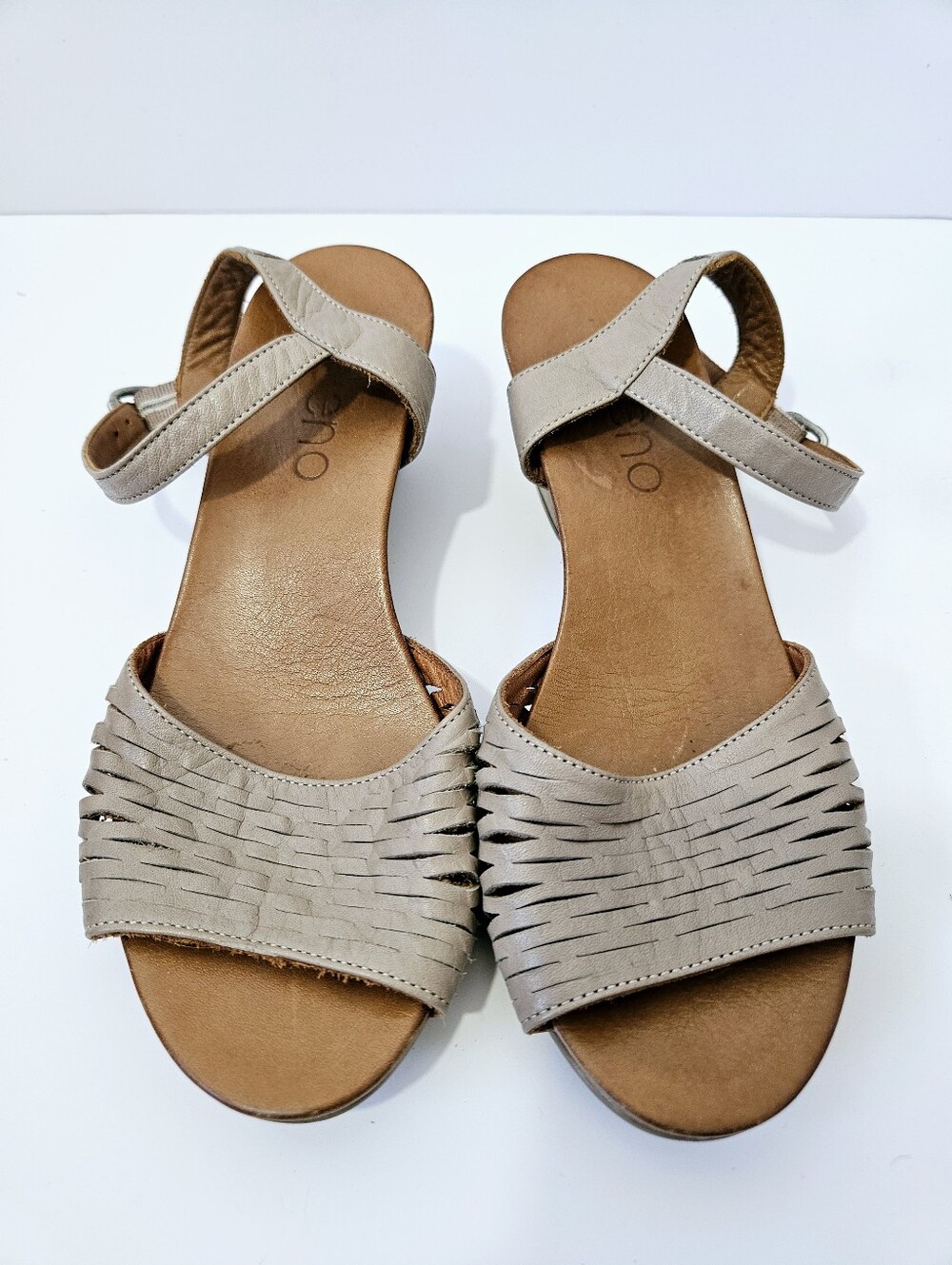 Bueno Judy Mid Heel Sandals Size 38 US 7.5-8 Leather Upper Ankle Strap